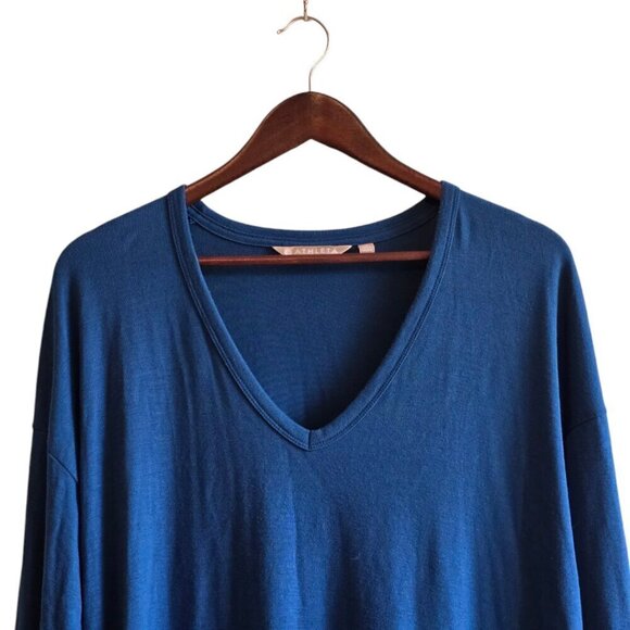 Athleta Cloudlight Relaxed V-Neck Top in Peacock Sz M - Picture 3 of 8
